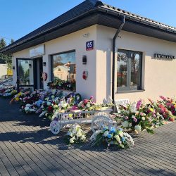 Beata Andryszczyk Usługi Pogrzebowe I Kwiaciarnia (Winnica )