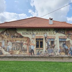Bieszczadzka Szkoła Rzemiosła (Uherce Mineralne )