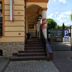 Kwiaciarnia Po Schodkach Karolina Kumońska - Banaś (Miechów )