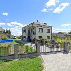 Kwiaty W Podwórku (- )
