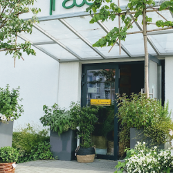 Zielona Fabryka - Świat Zawsze świeżych Kwiatów Oraz Wyjątkowych Mebli I Dekoracji Do Domu (Gniezno )
